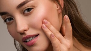 Tendance Mésobotox ou Microbotox : le nouveau traitement "belle peau" des dermatos